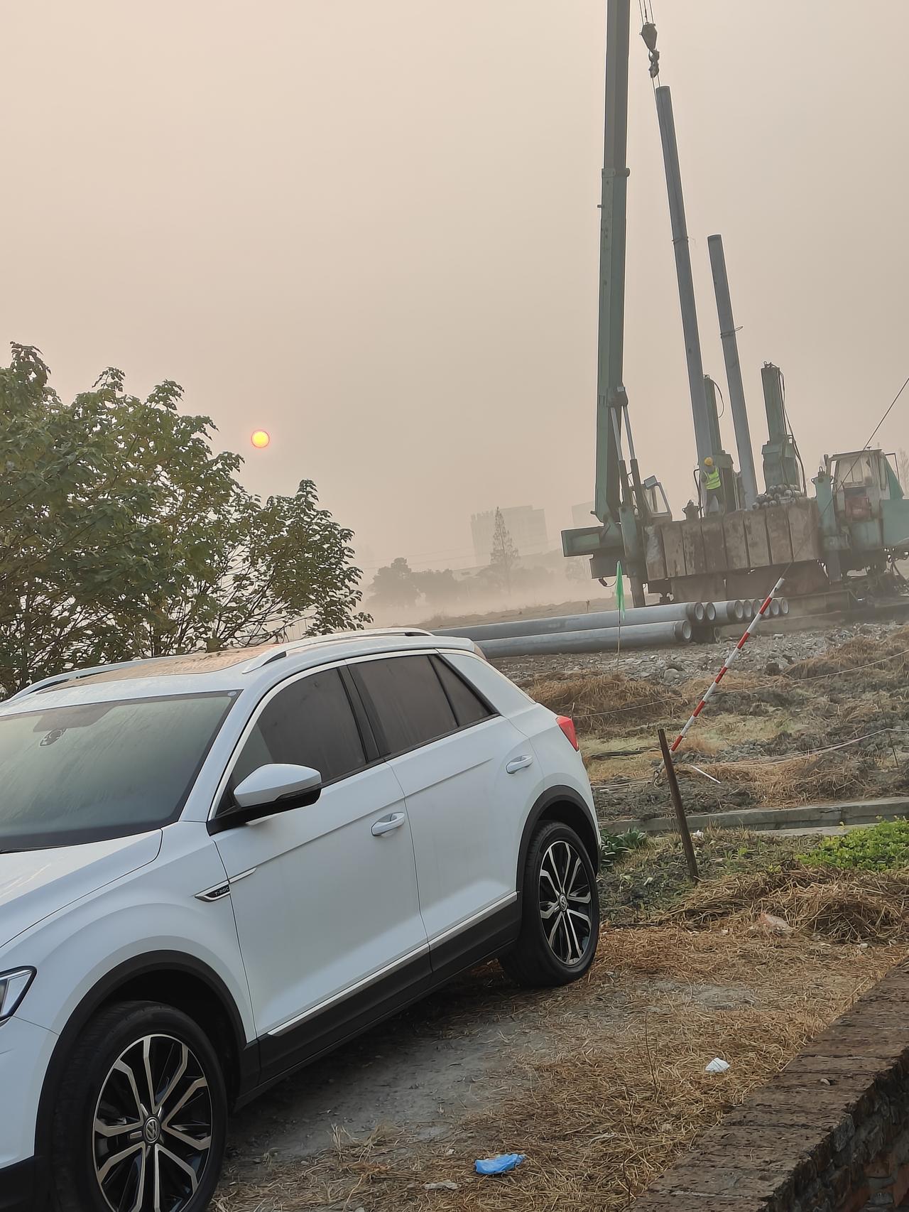 最近，不少人都在讨论能否用矿泉水送服玛巴洛沙韦片。有医师提醒，不要用矿泉水送服该