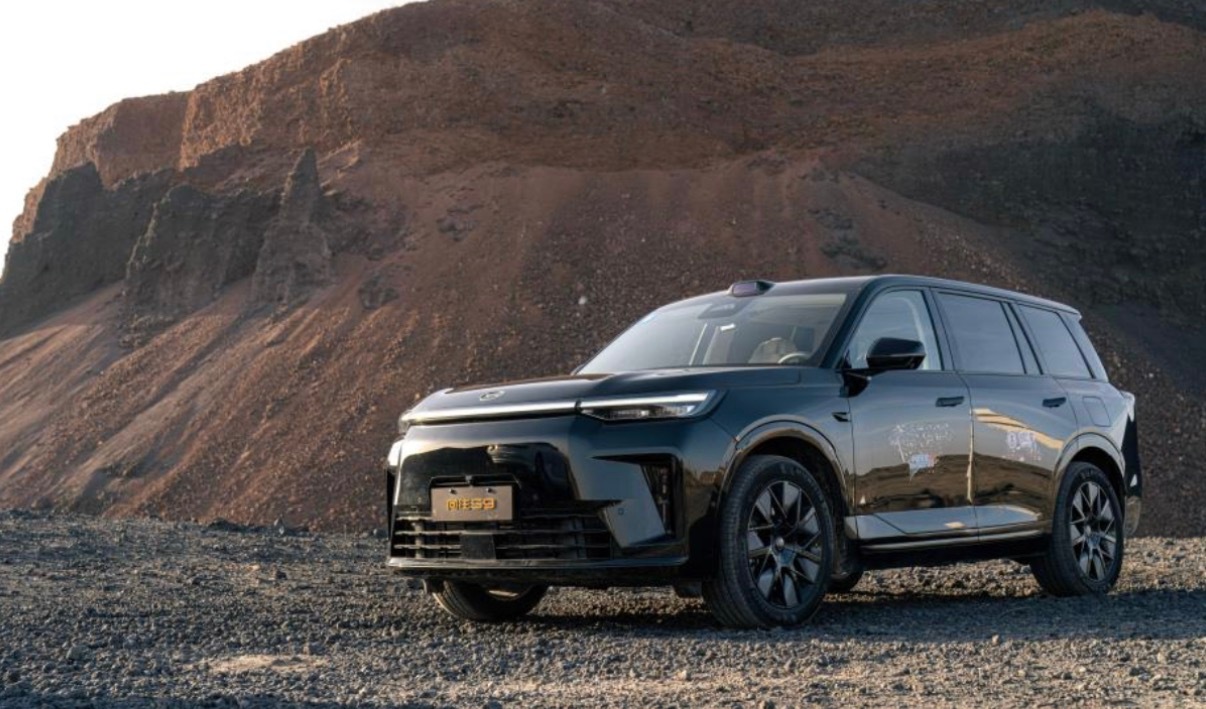 华为乾崑助向往S9智行中国传祺向往S99标配的华为乾崑智驾 ADS 4，在复杂场