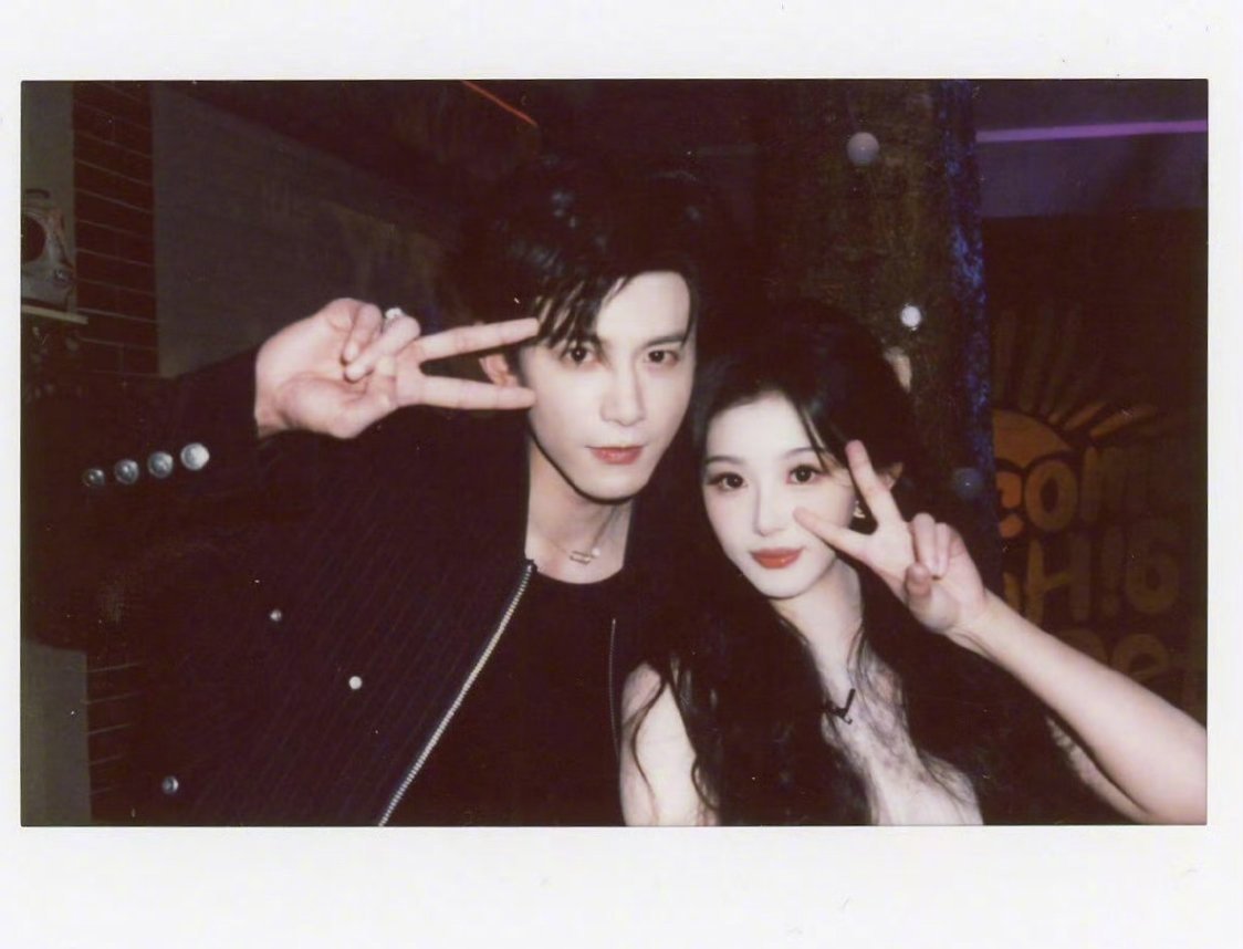 不齐而俞Hi6拍立得堂堂袭来✨剧里虐恋拉扯，戏外元气同框，甜度直接超标！孔雪儿邓