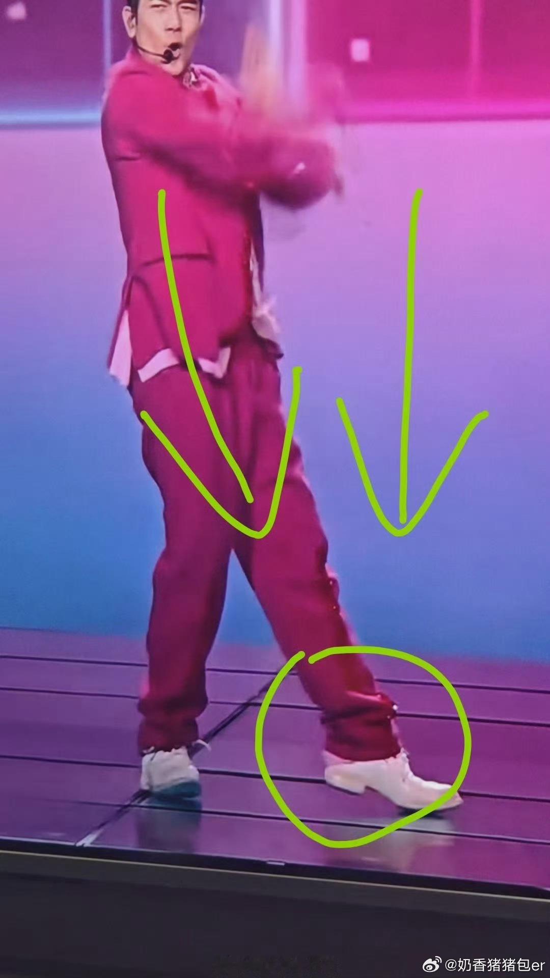 谁把郭富城鞋踩掉了天呐 完全没看出来 