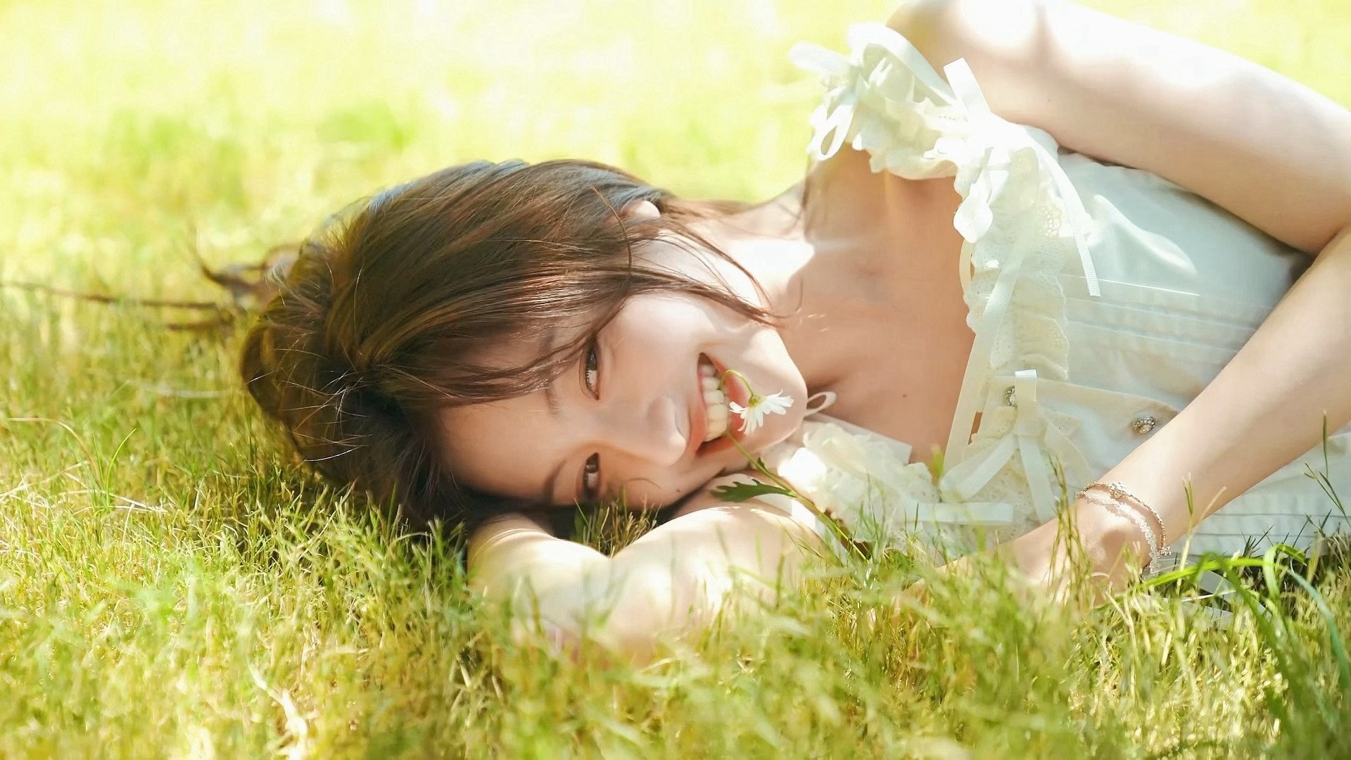 李兰迪美的好像夏日的一杯柠檬茶 ​​​