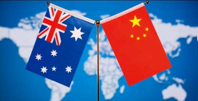 澳大利亚对我们进行点名警告！7月21日，澳大利亚外长黄英贤在马尼拉出席亚细安外长