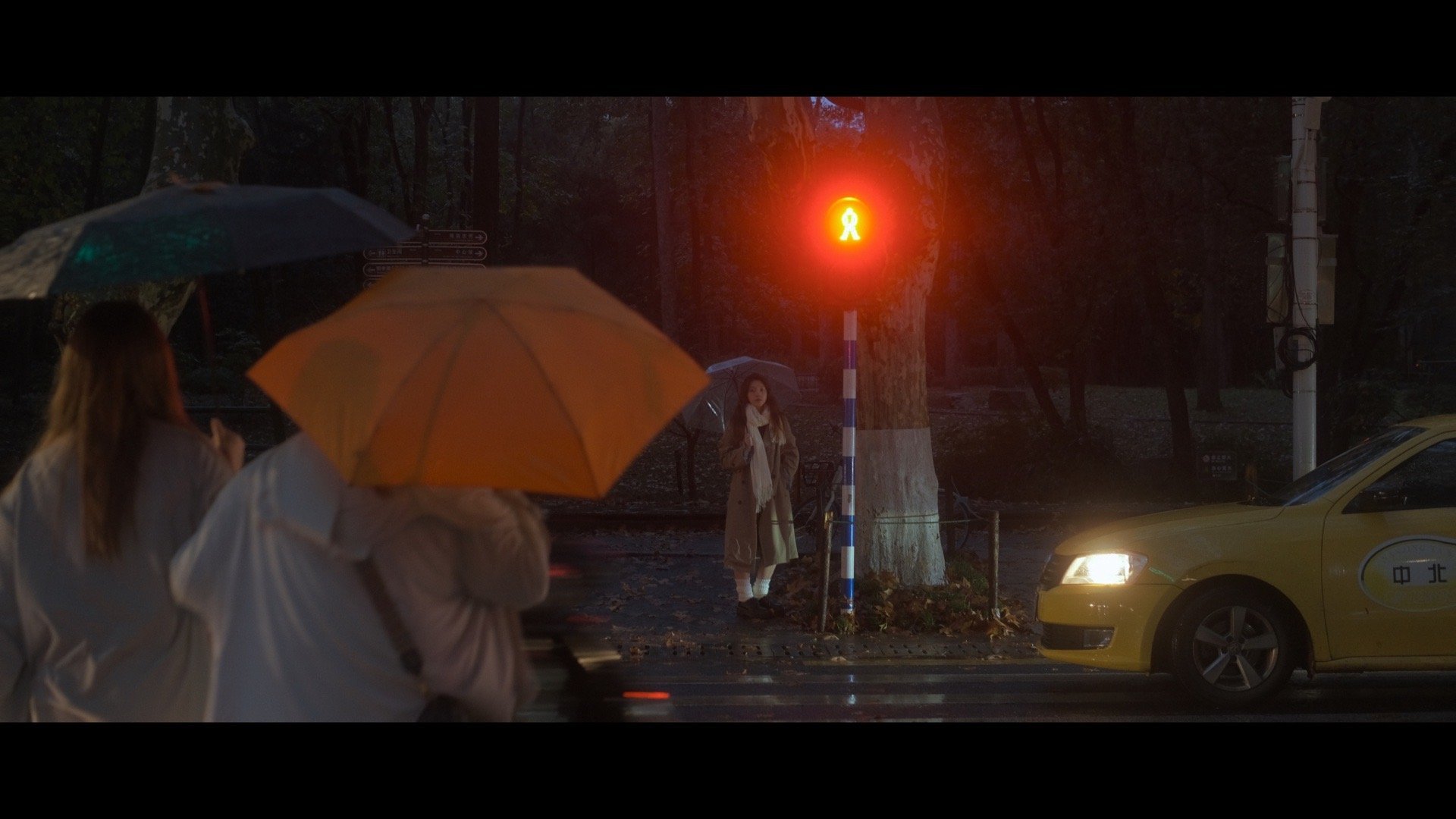 人生有三大诱惑：少年时贪玩，荒废了学业没打下扎实的基础；青年时贪情，在朋友和情人