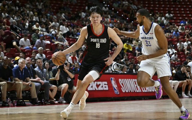 杨瀚森得分上双 NBA夏季联赛，开拓者以106-73大胜勇士，开拓者16号秀、中
