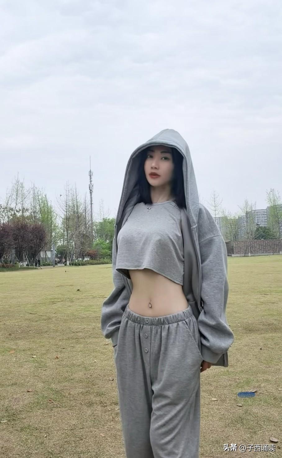 姑娘，你这穿着打扮，很像武侠剧里的风尘女侠啊！