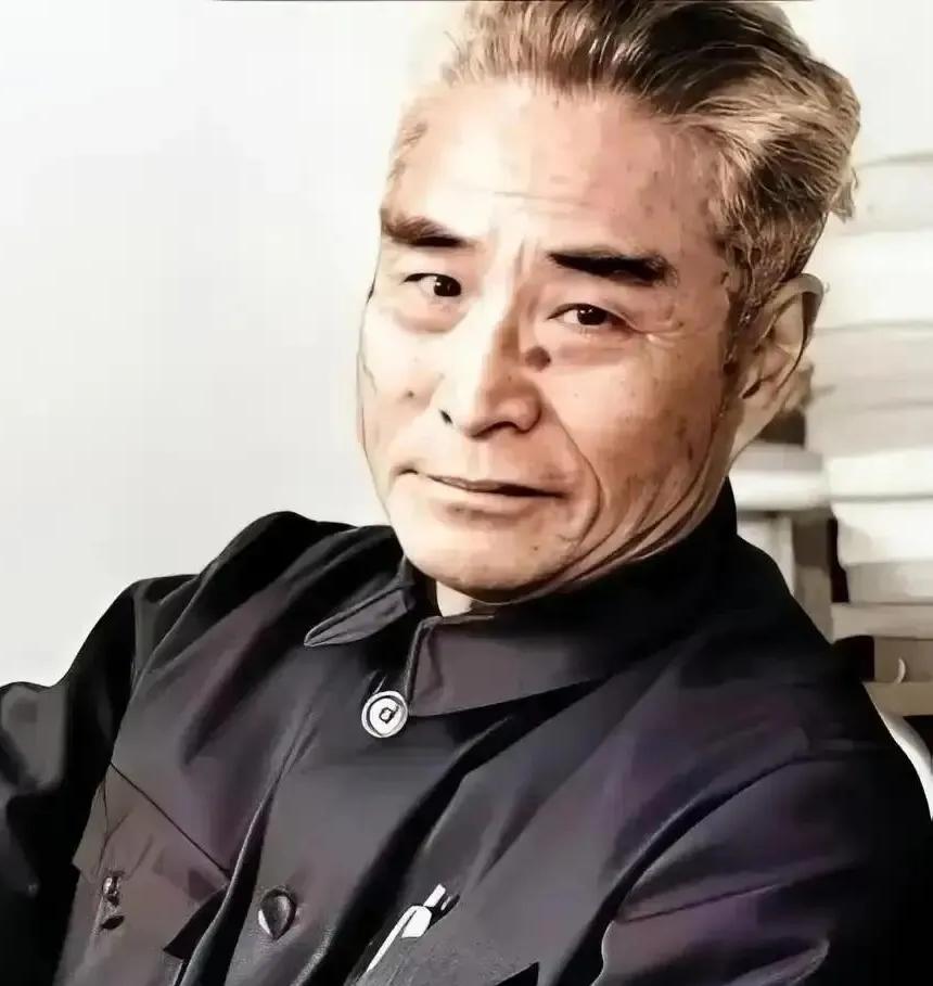 1983年，黄维收到国家8万元补偿款，够在北京买好几座四合院，他不给子女留一分，