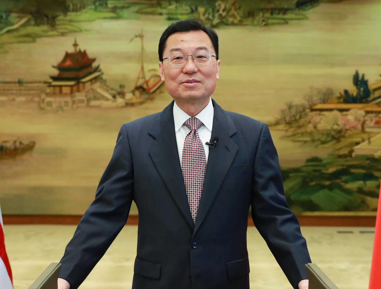明人不说暗话！中国驻美大使当众提了一个要求，就看特朗普敢不敢答应！
 
在刚刚结