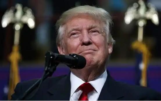 美国政坛这波内讧真的闹大了，特朗普不想着处理手头的正事，反倒直接对着国内政党开炮