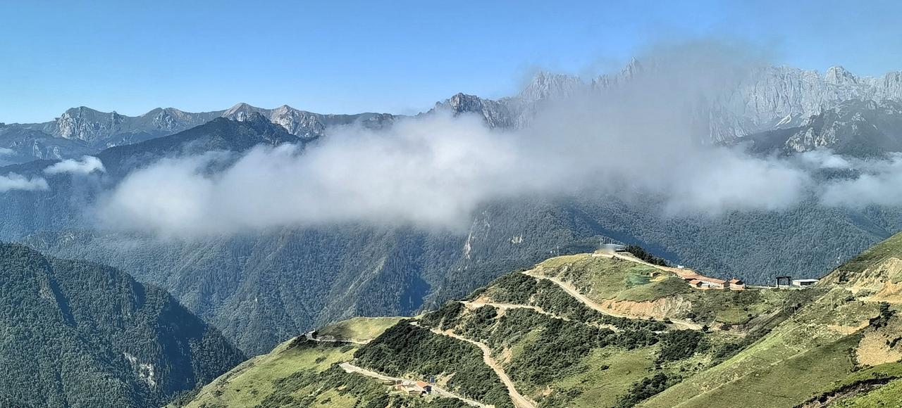 山青水绿的田园自然美景分享干南铁尺梁碰见的菌菇，我们这里叫它“马皮泡”，你们那里