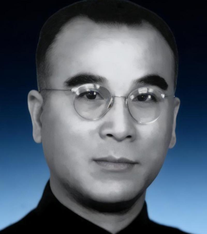 [微风]1975年，一个在监狱里关了12年的老头被特赦出狱。没人记得，26年前，