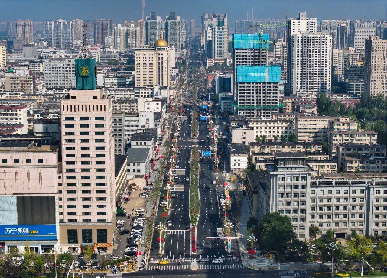 太原市新建路正式全线通车经过4个多月的鏖战，10月20日，备受市民关注的新建路全