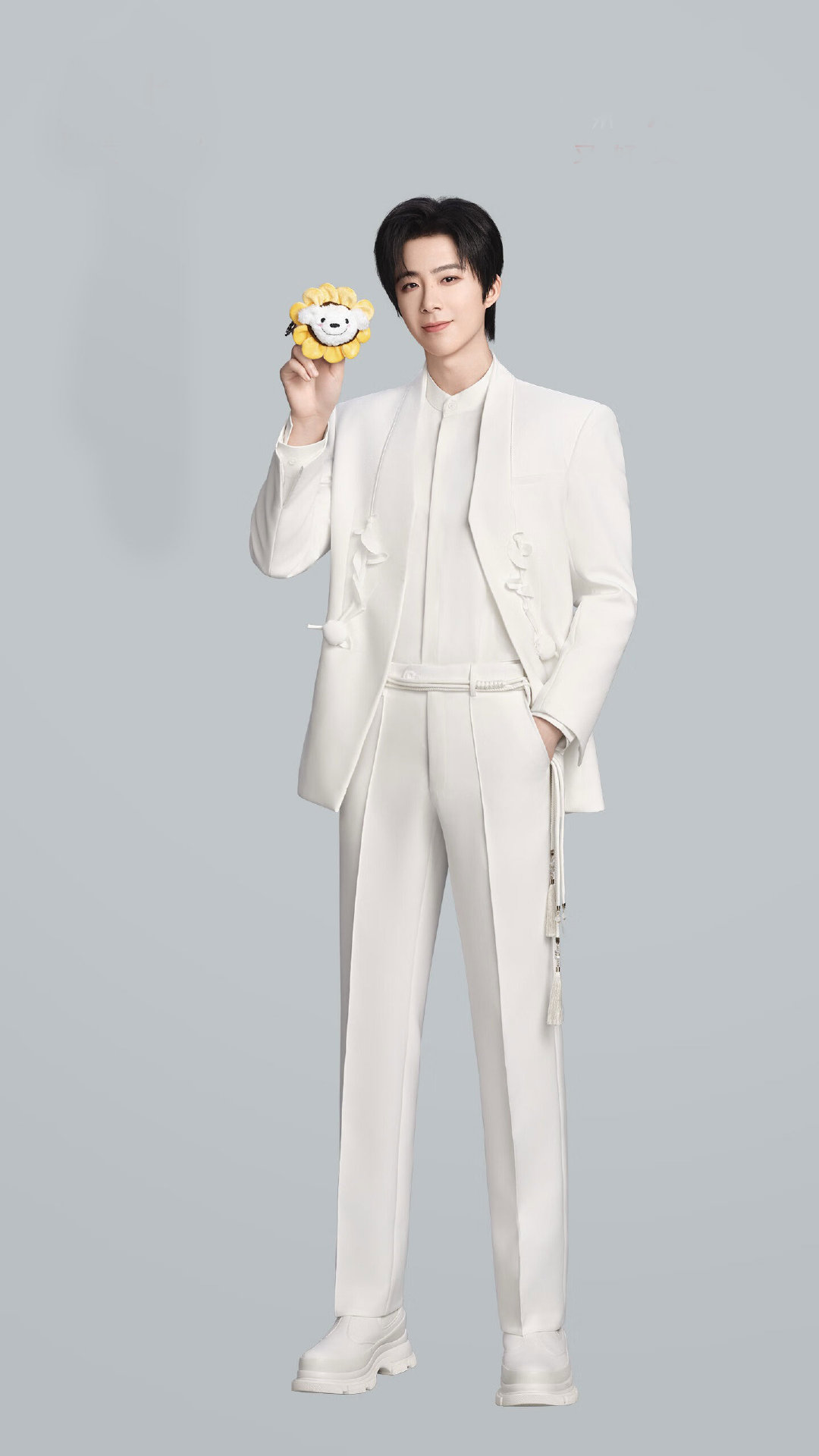 刘宇宁腿长超1.1米谁的注意力被刘宇宁的腿长勾走了？海报里的比例太优越，这气场真