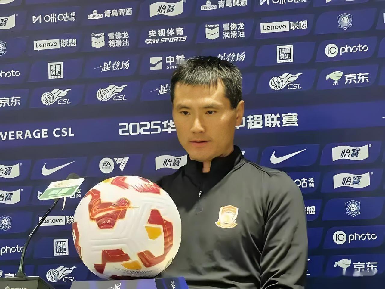 邵佳一钦点德国老搭档，国足新阵型浮出水面！
随着德国助教毛雷尔正式签约，国足教练