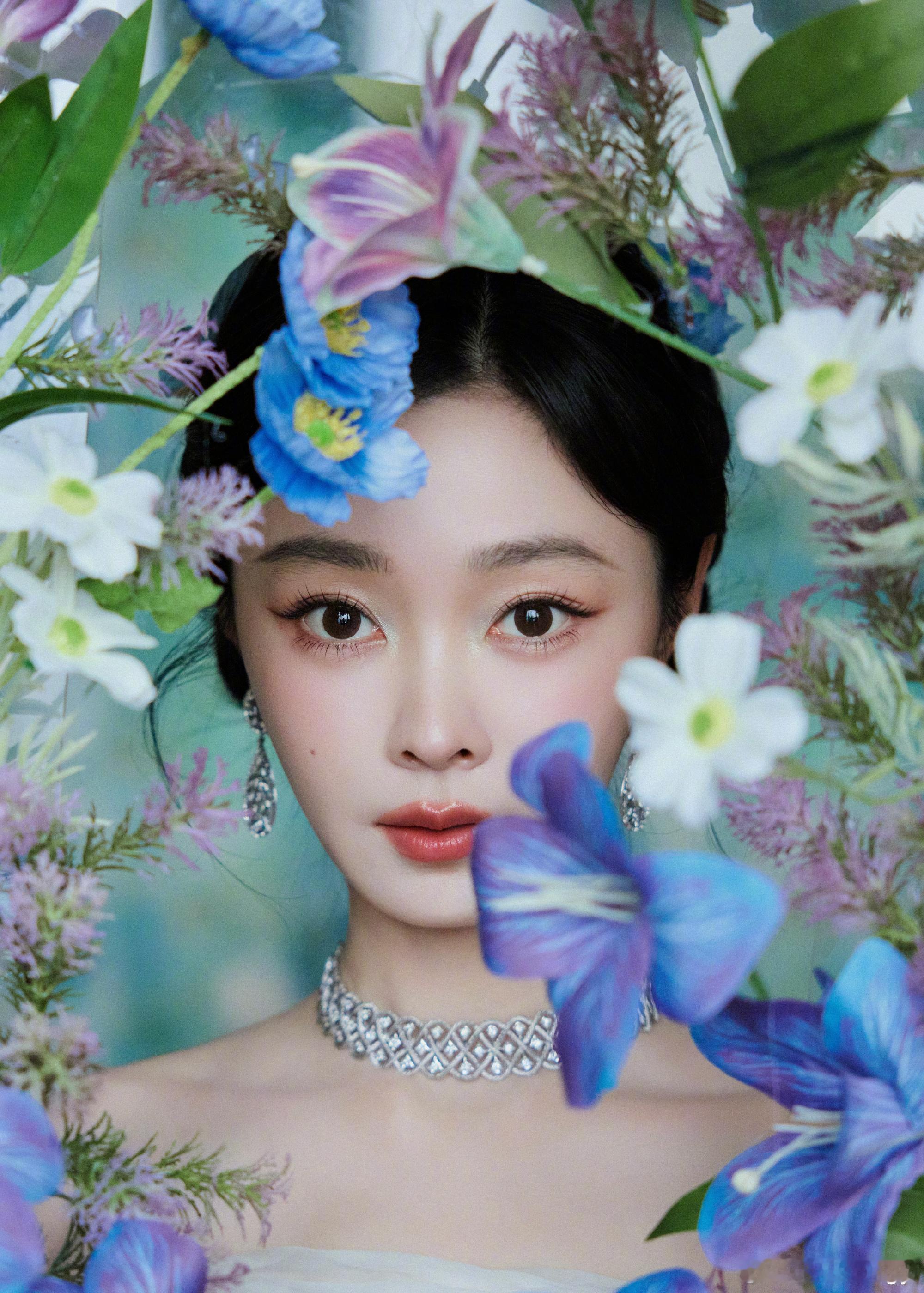 宋轶宋轶莫奈画里的公主宋轶白裙清冷感宋轶这身造型太有灵气了白裙温婉素雅，眉眼干净