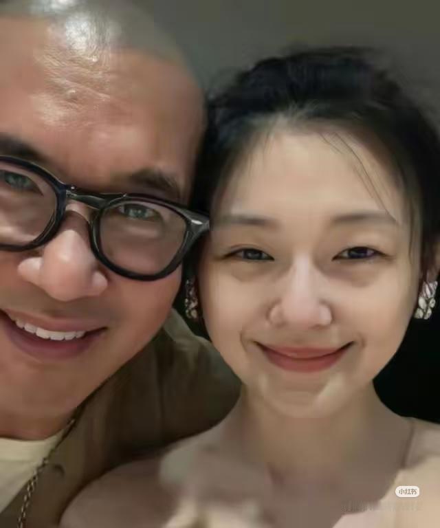 光头是很单纯的一个男人，虽然没钱，不过情义无价！而她，受够了和汪结婚的一切，离婚