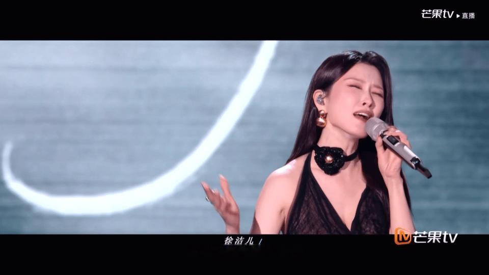 张月说徐洁儿是骄傲 徐洁儿笑着发问，张月坦然作答。有人回望过往心生感慨，有人期许