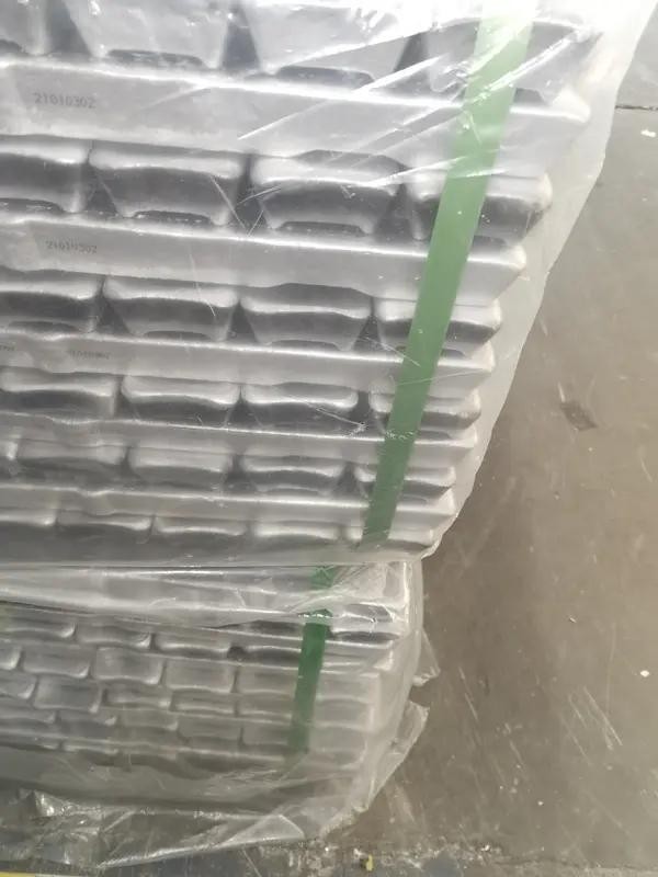 3月25日，高盛宣布将第二季度伦铝价格预测上调至3200美元/吨（此前预测为31