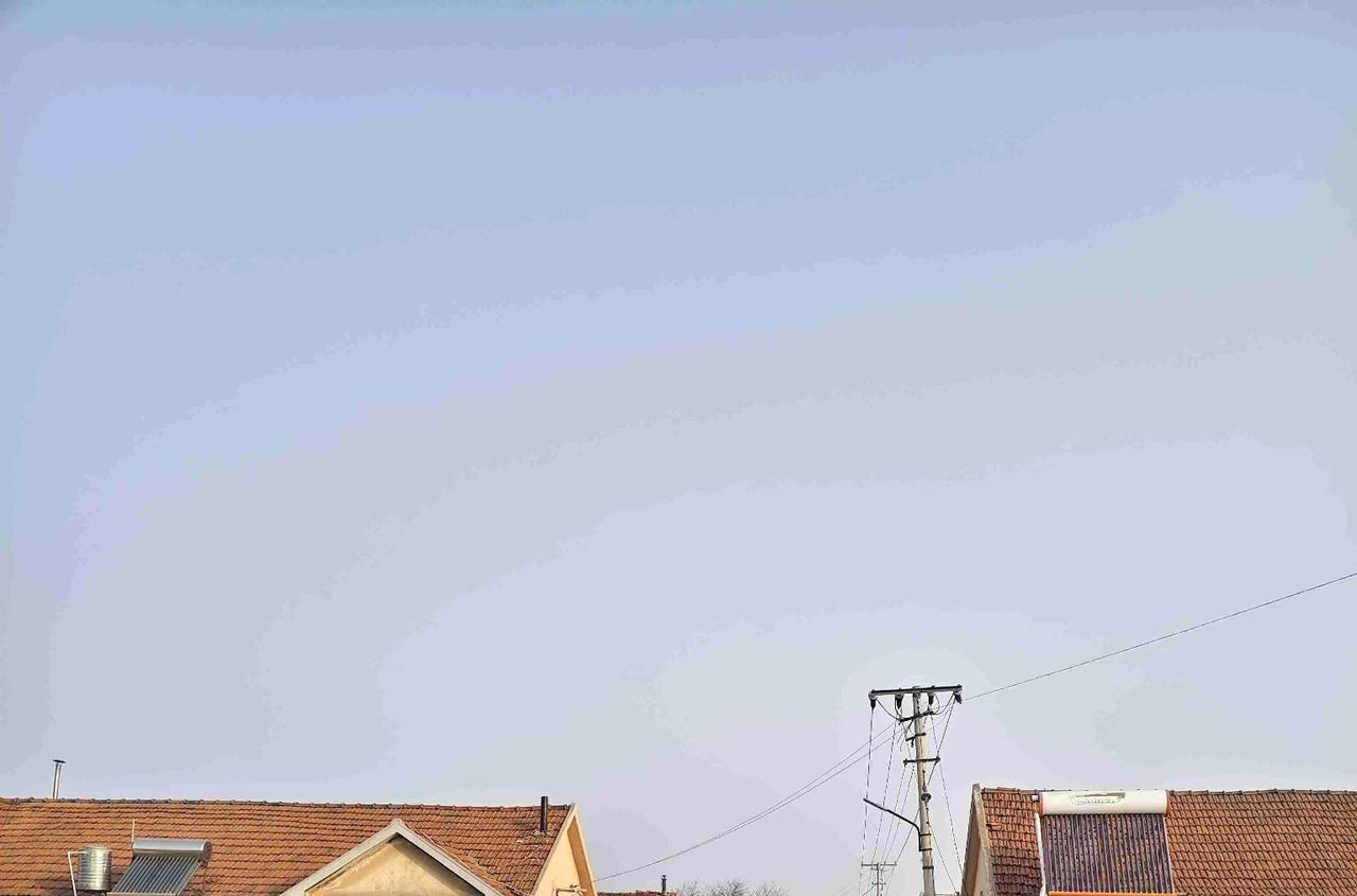 我的今日状态：😁轻松愉快
我这里的天气：❄️下雪