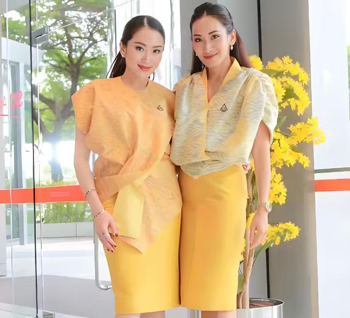 佩通坦输了，但姐姐萍通坦还有机会！佩通坦被解职后，他信家族其实还有崛起的机会。他