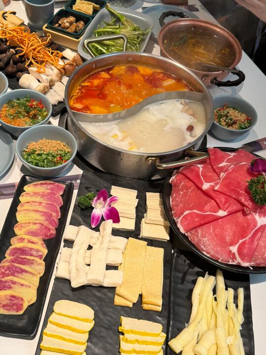 回来的每一天都在想念北京的小街猪手🐷
