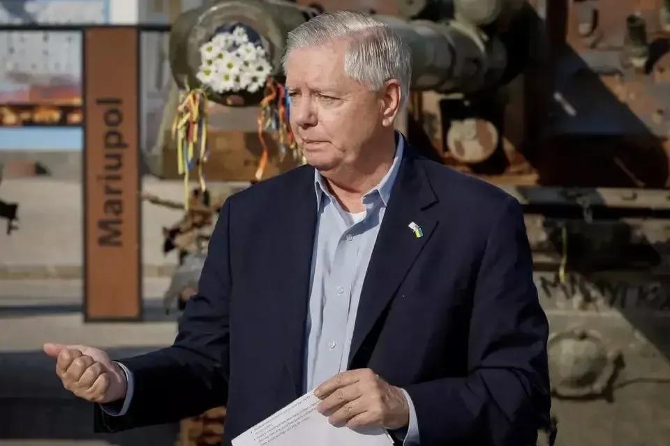 美国议员的话纯粹是反人类！
俄罗斯将美国参议员林赛·格雷厄姆列入通缉名单！
这名