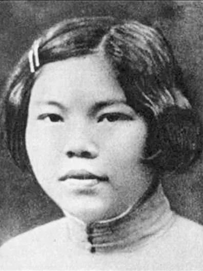 抗日女英雄——陈若克
她1919年出生于上海，祖籍广东，17岁加入中国共产党，牺