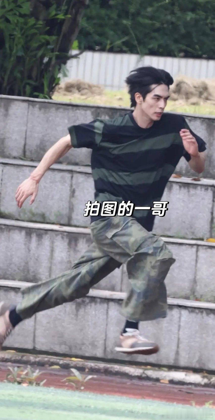 这是故意让粉丝买断吧给麻九拍成谁了 ​​​