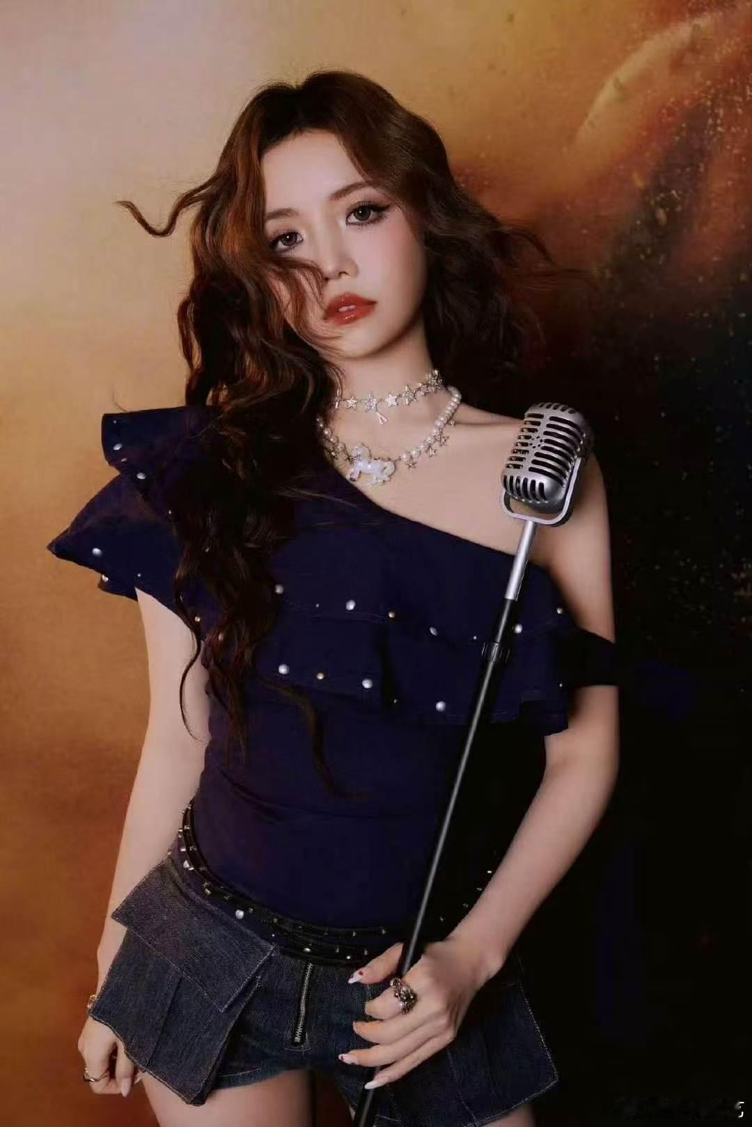 安崎唱大艺术家谁的DNA动了乘风2026安崎教姐姐们唱大艺术家，互帮互助的画面温