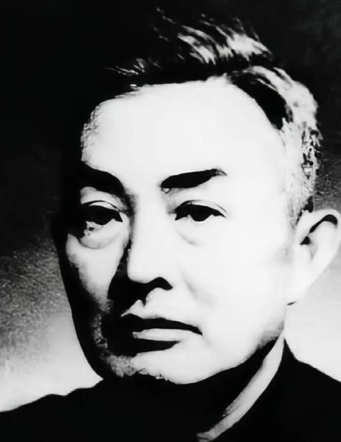 1937年，陈昌浩躲在一户老乡家里养病，这天，一名马家军突然闯进来，喊：“马家悬