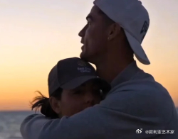 C罗结婚是为了满足乔治娜 大姐说“等C罗不在的时候大家会想念他”——这话确实让人