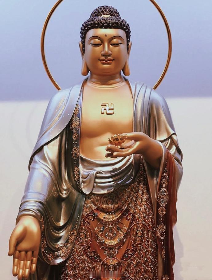 见佛祈福🙏，感恩佛光慈悲护持，愿家中孩童聪慧明理，求学潜心上进，成长少坎坷、多