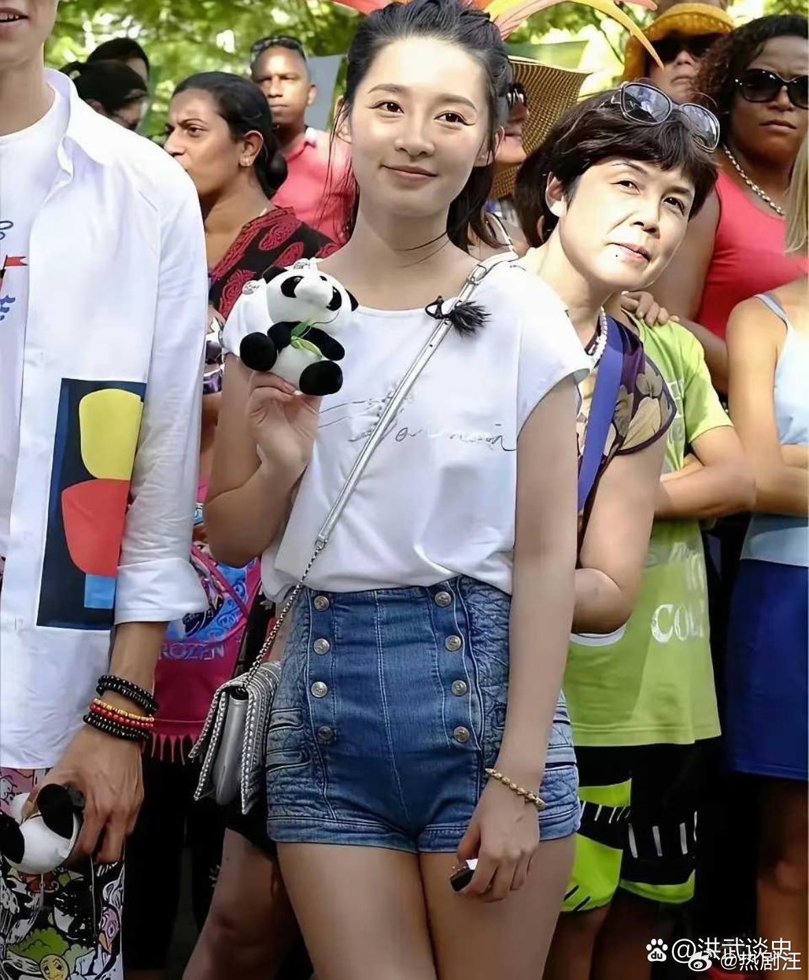 李沁早年长这样 