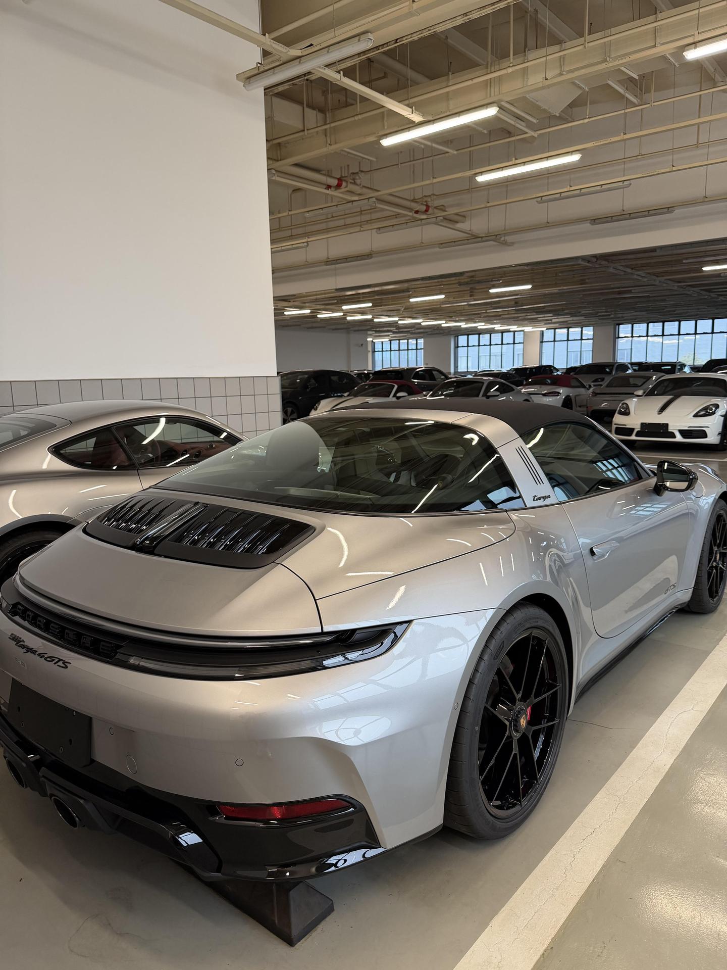 Porsche 911 TargaGTS.