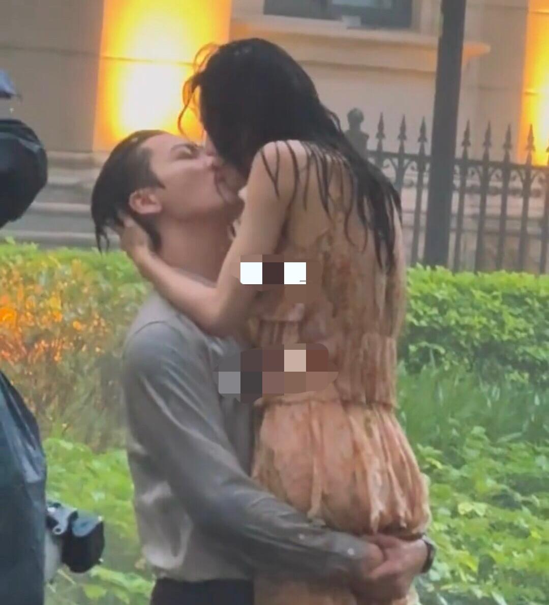 这是明星离婚率高的原因吗？
为艺术太献身了。
夫妻之间聚少离多一进组就是跟几个月