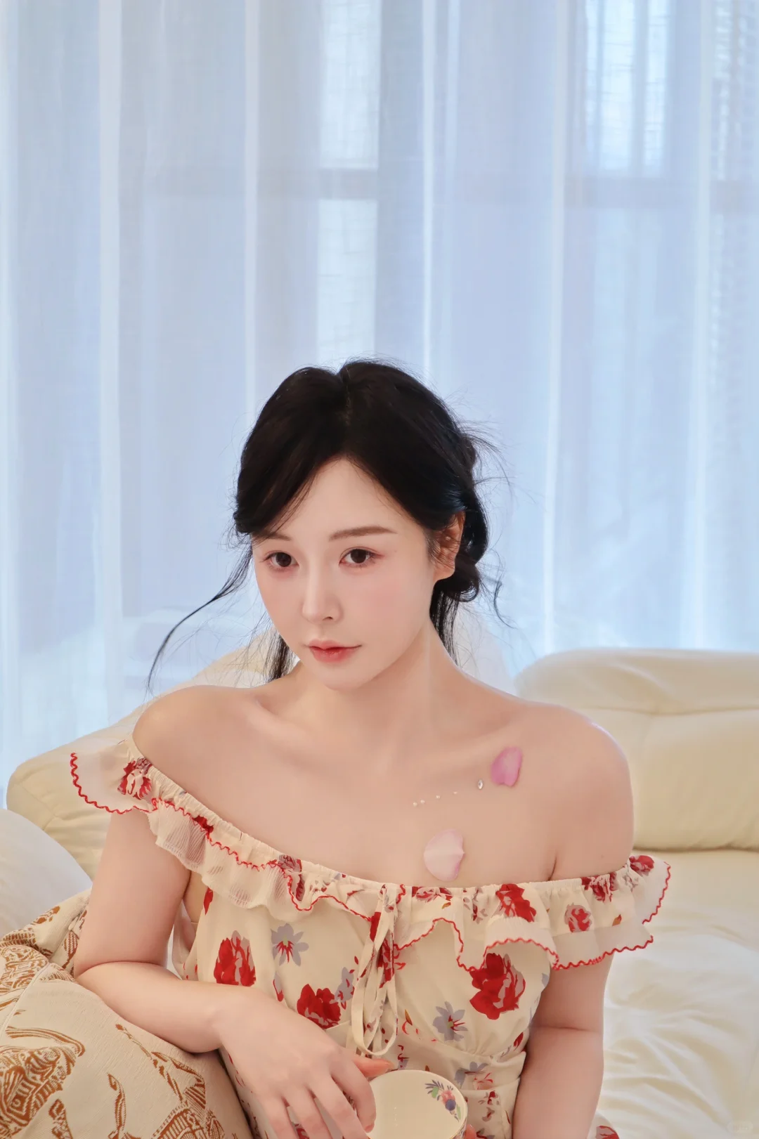 她有价值，她的爱才有价值。