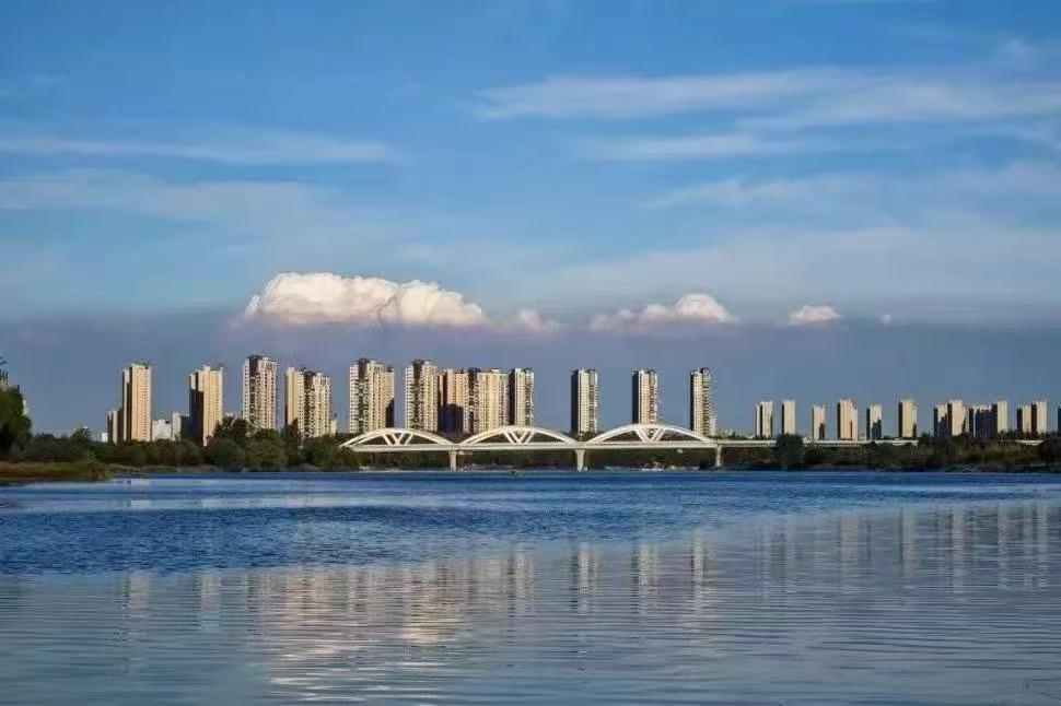 说起唐朝，你脑海中会浮现什么样的画面？也许是《步辇图》里威仪赫赫的太宗皇帝，也许