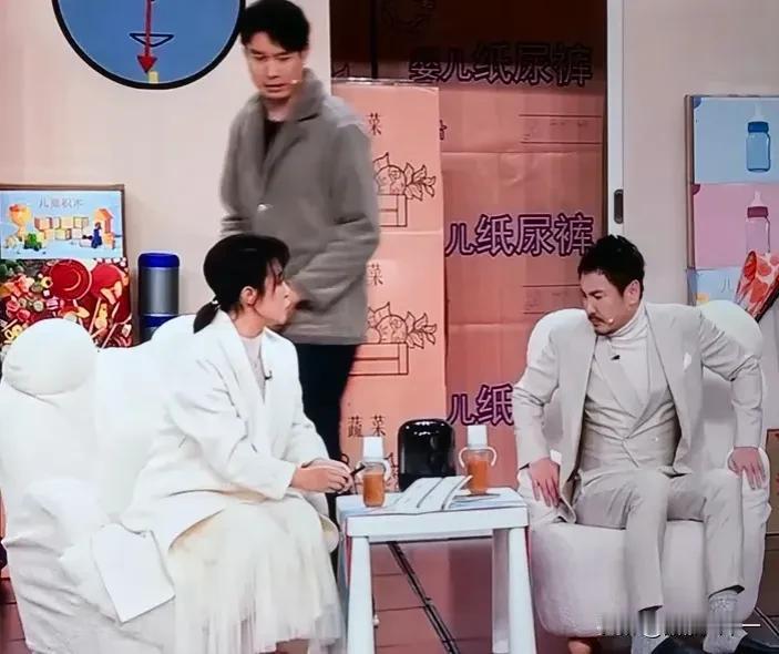 大家都在琢磨沈腾的《寒舍不寒》这小品到底讲了个啥玩意儿，我猜是讲了个榜一大哥面基