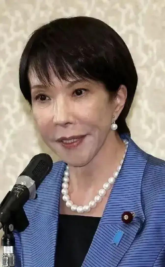 高市早苗不会那么快下台的。日本首相越是反华的，执政时间越长。

高市早苗现在的处