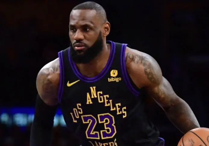 #湖人断电了##76人44分大胜湖人##詹姆斯生涯第四次0篮板# NBA常规赛，