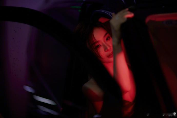 袁姗姗南京活动晚宴生图袁姗姗南京线下活动状态 哇塞，真的是爱上了袁姗姗南京活动晚