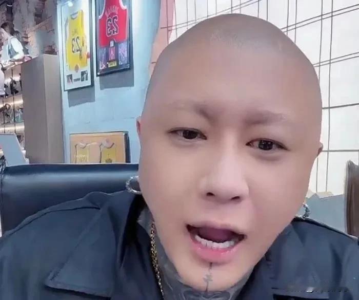 方丈因释y信事件涨80万Hei粉疯狂谩M，无奈停播！

           f