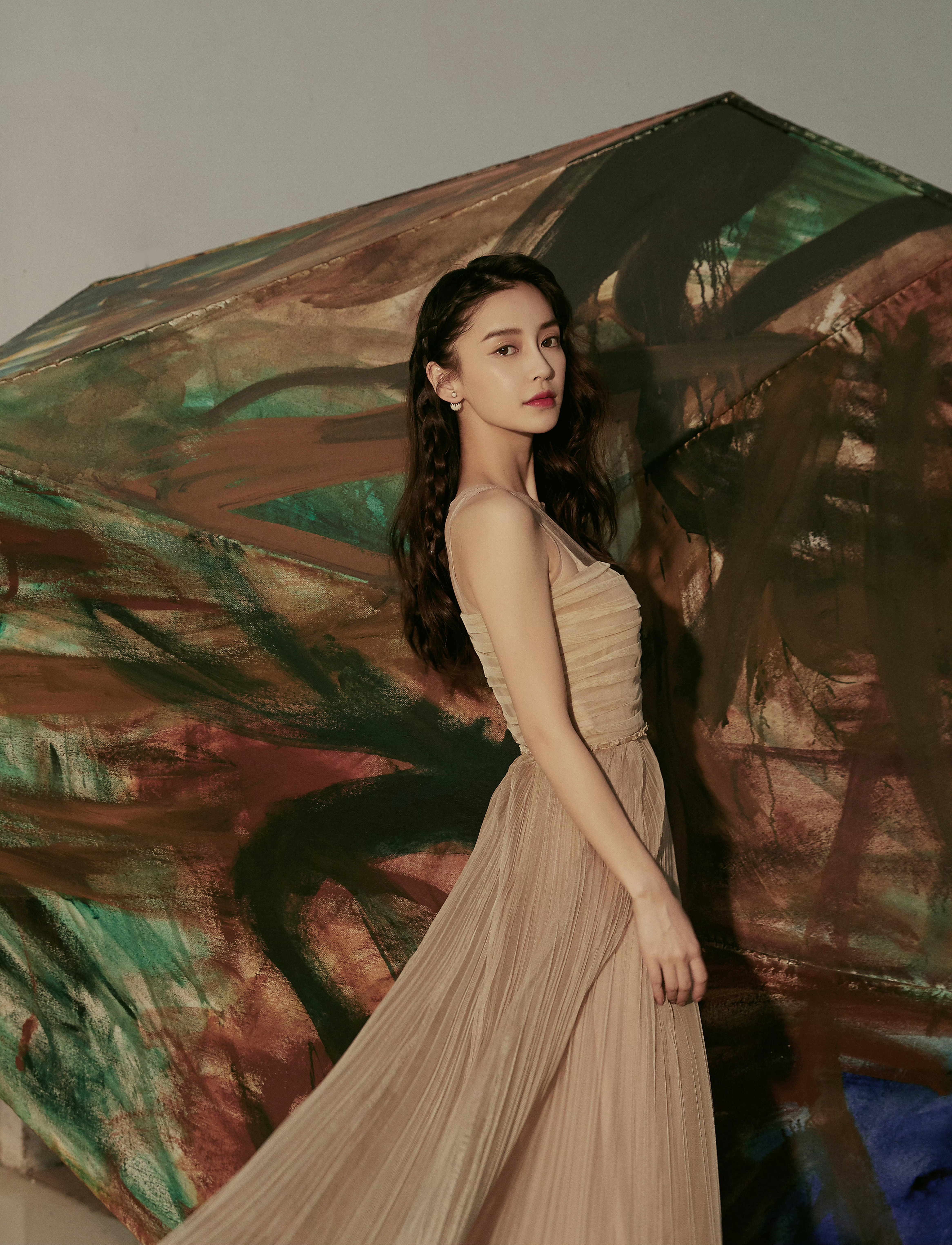杨颖（270）两套高定长裙写真Angelababy说上班是最爱干的事情