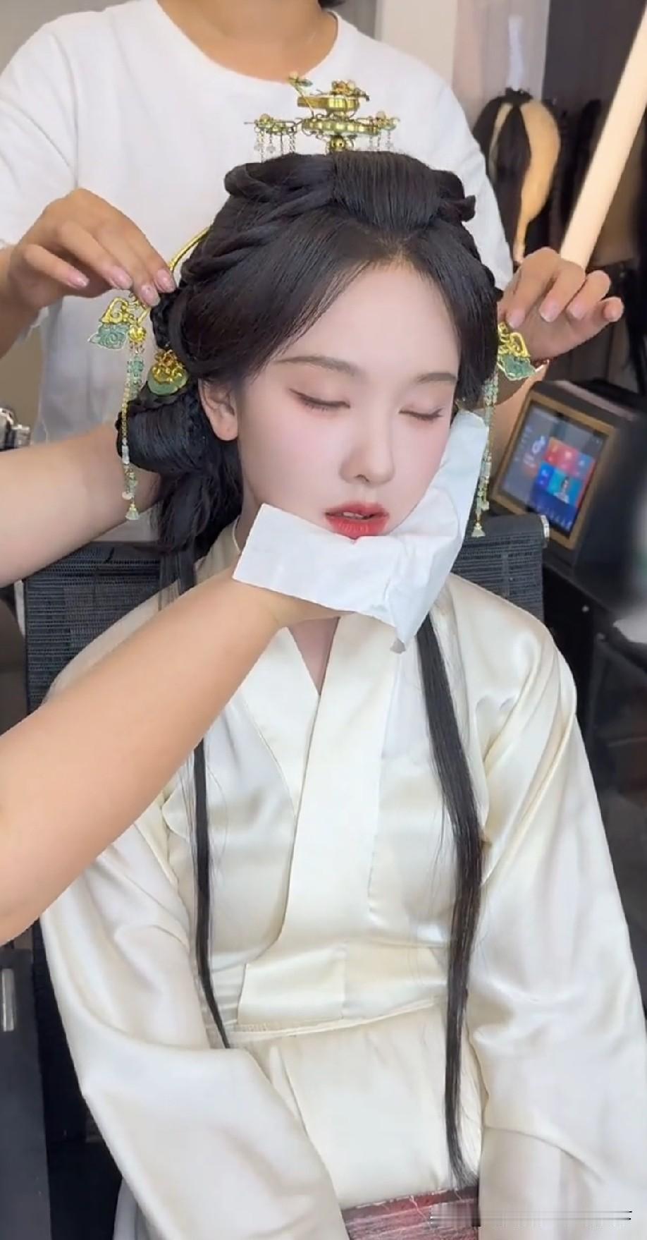 这是困了💤吗[偷笑]