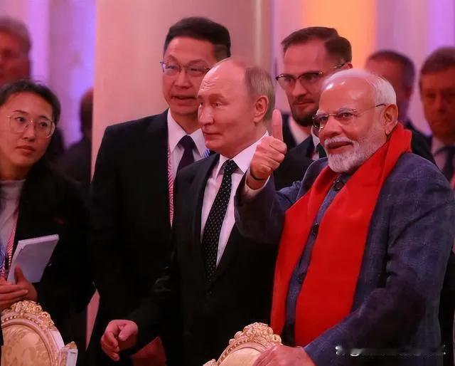 莫迪，你觉得这一次金砖峰会达成的成果咋样？比起你们那个美日印澳小圈子又咋样？这个