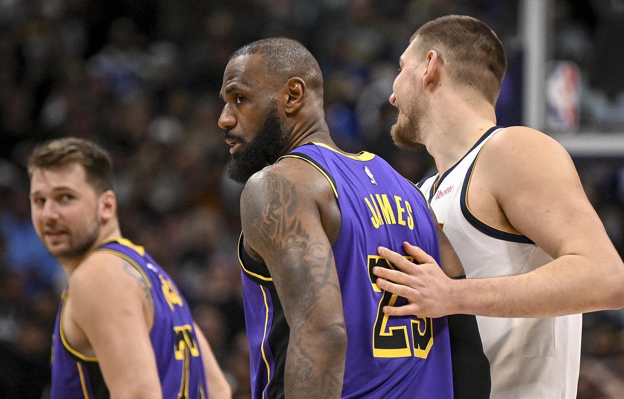 湖人面对胜率60%以上球队：4-12
湖人面对胜率60%以下球队：33-13
