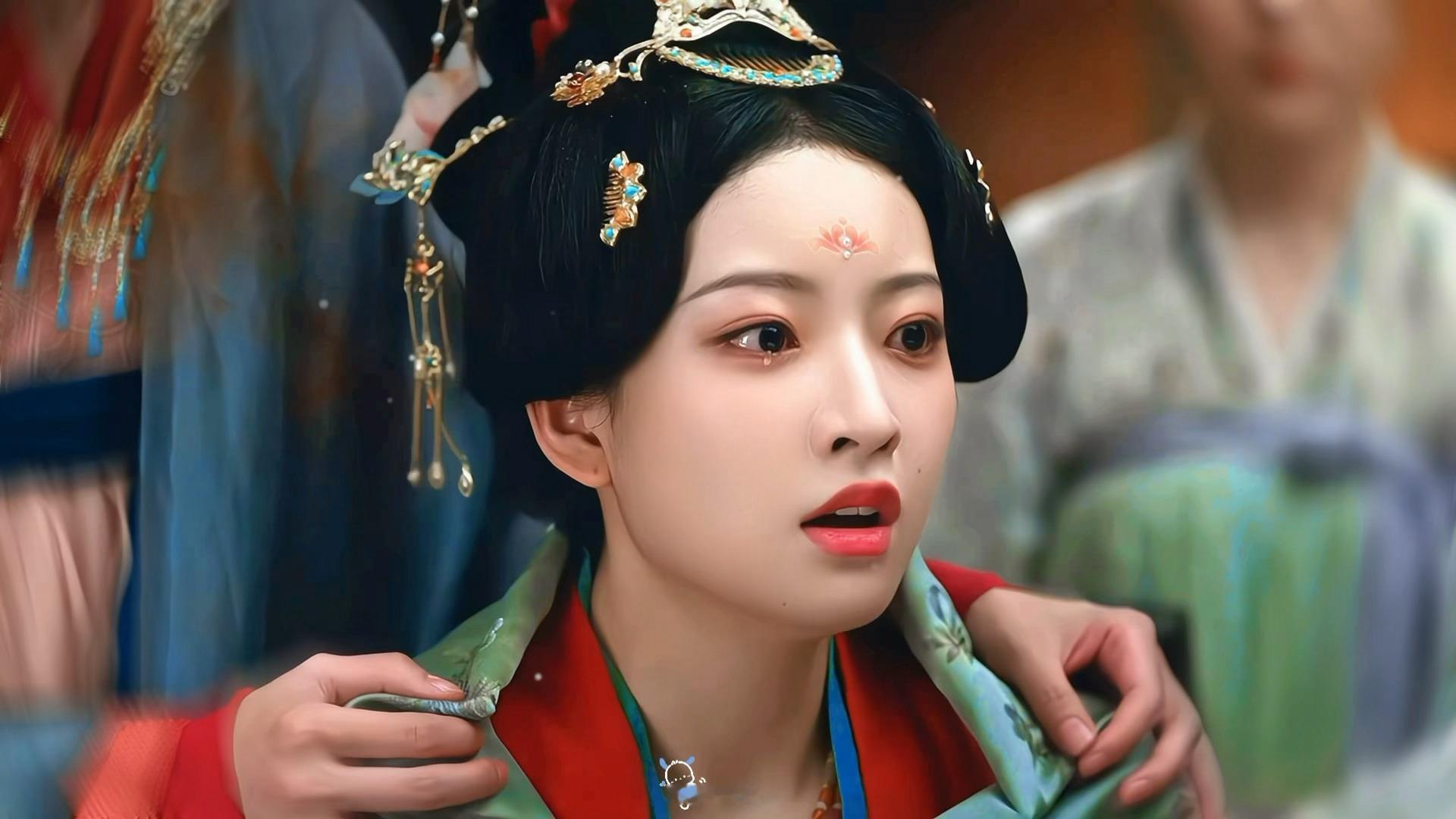 莫离 杨舒伊×叶莹   哭的好漂亮吧我们叶莹🥺完全是越素越美丽、、喝醉酒这段的