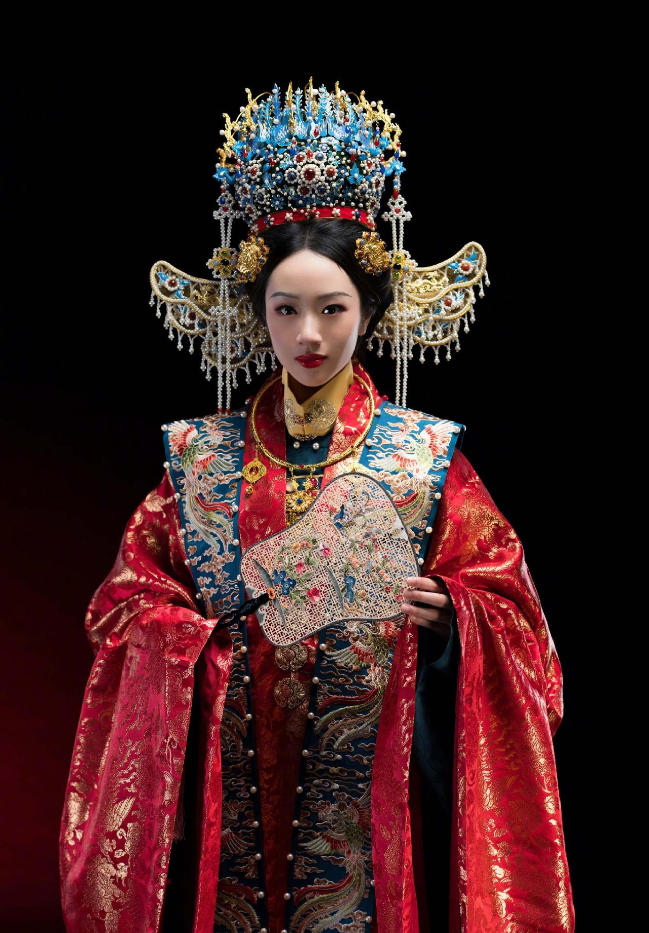 吴尊，高调发文！

9月21日，吴尊一口气晒出来8张女儿身穿婚服的照片，发文:N