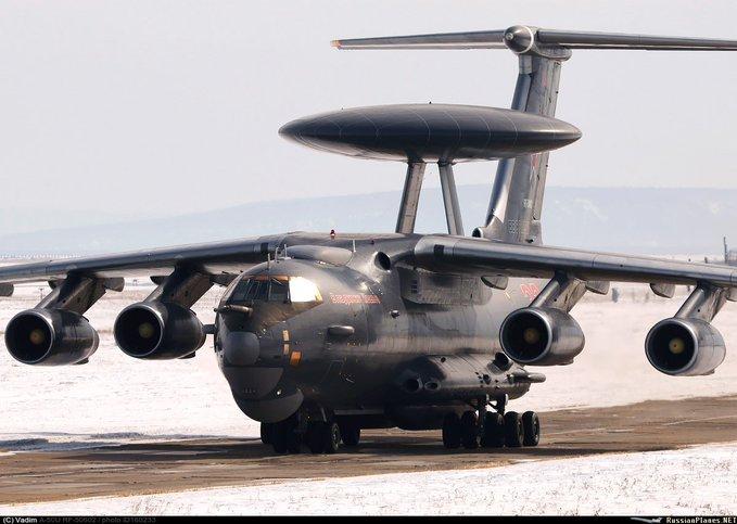 俄罗斯已将一架 A-50U 飞机转移到克里米亚上空执行飞行任务。
这款升级后的飞