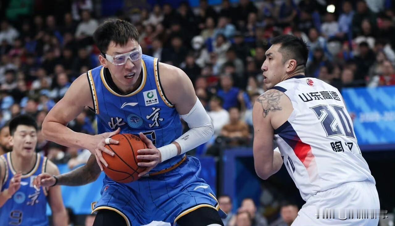 北京北汽半场40比42落后山西队，怪不得这三人表现，许利民真没招了？
第一节北京