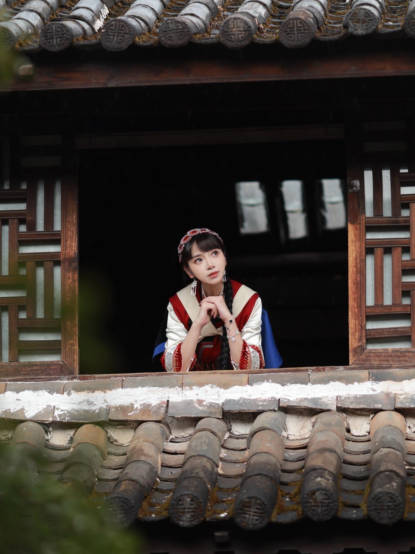 来丽江怎么能不当一回披星戴月的纳西女孩呢